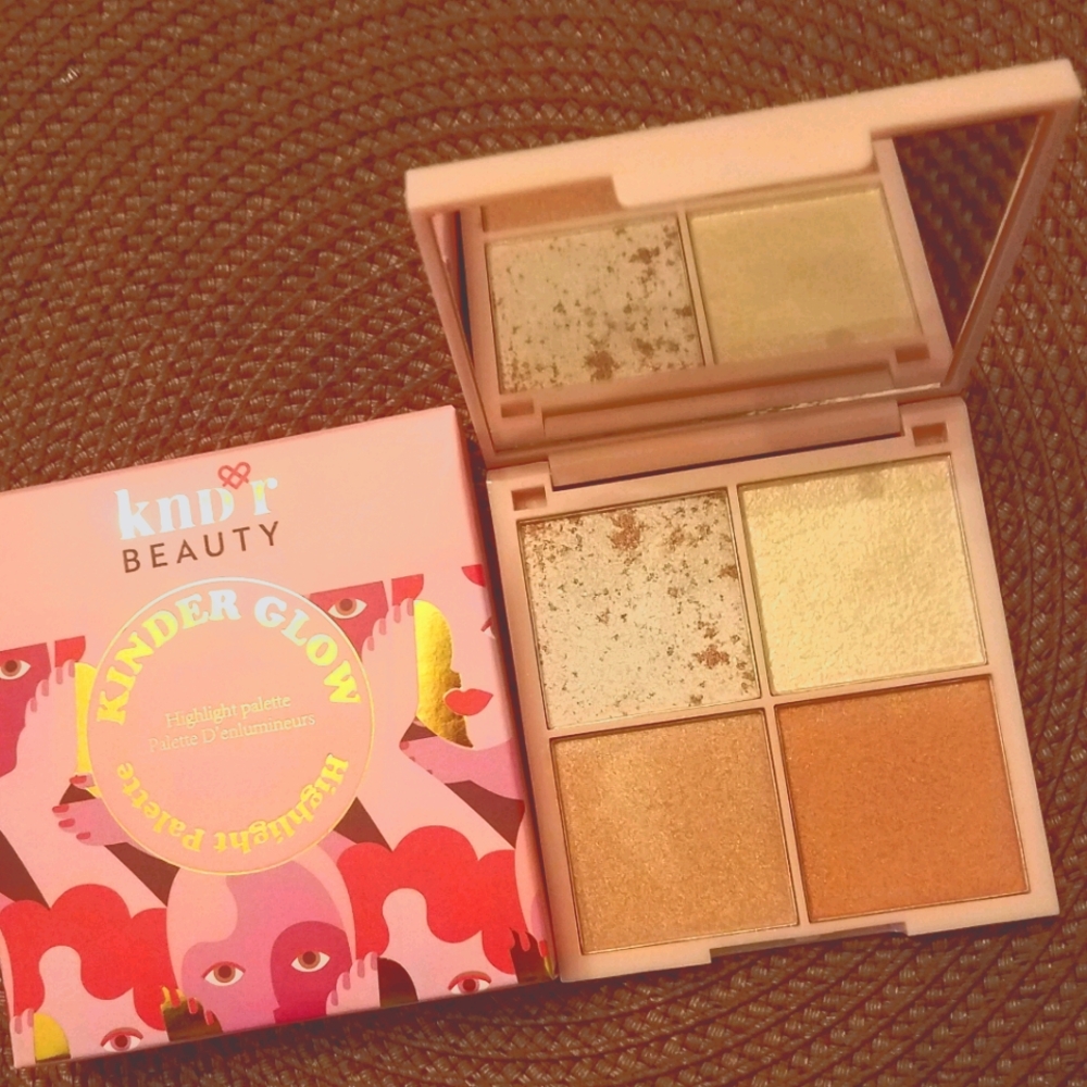 Kndr Beauty - Kinder Glow Highlight Palette